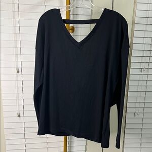 Chic Black V-Neck Long Sleeve Top